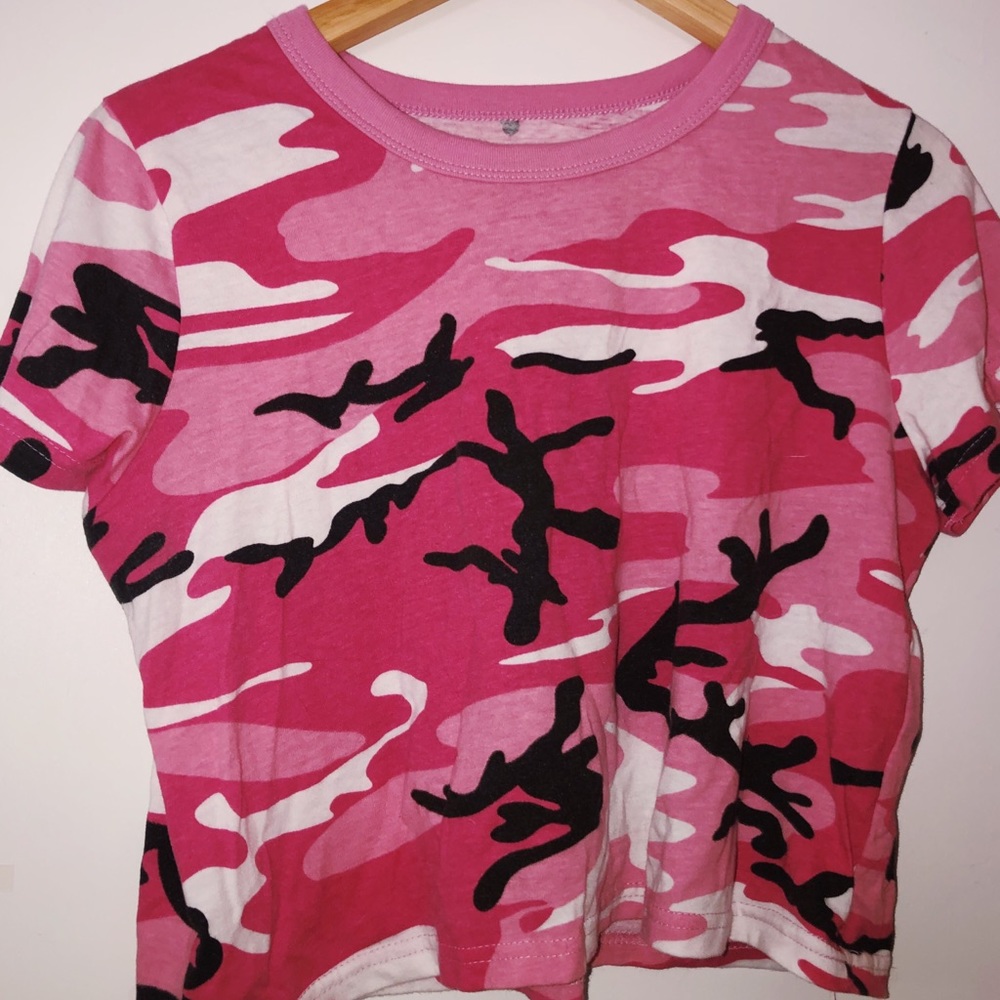 PINK CAMEO CROP TEE